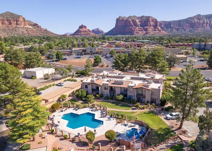 Apartment Escape- Pool, Spa, Hike, Dine, Relax *