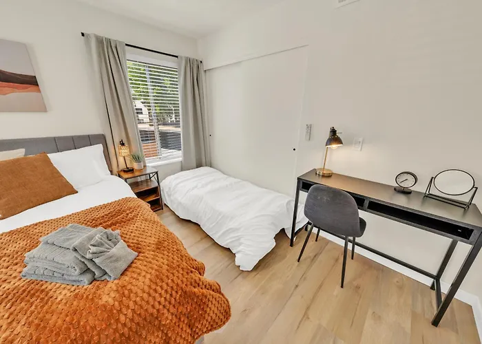 Apartment Escape- Pool, Spa, Hike, Dine, Relax