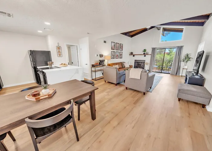 Escape- Pool, Spa, Hike, Dine, Relax Apartment Sedona