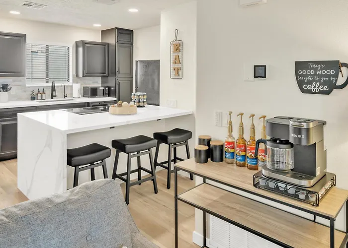 Apartment Escape- Pool, Spa, Hike, Dine, Relax Sedona
